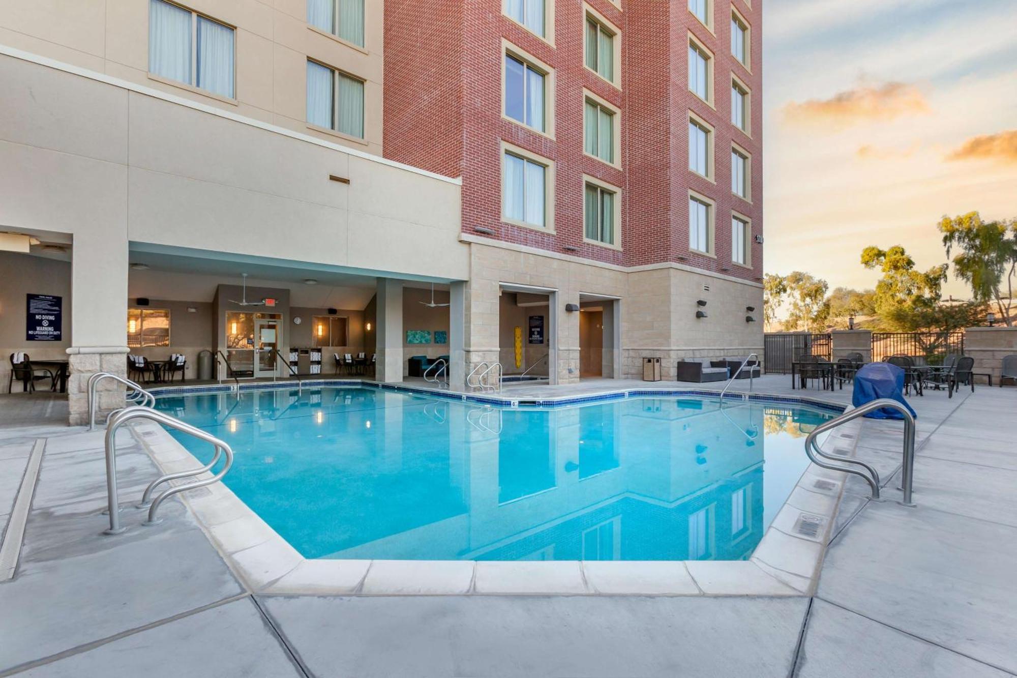 Drury Plaza Hotel Phoenix Темпе Экстерьер фото