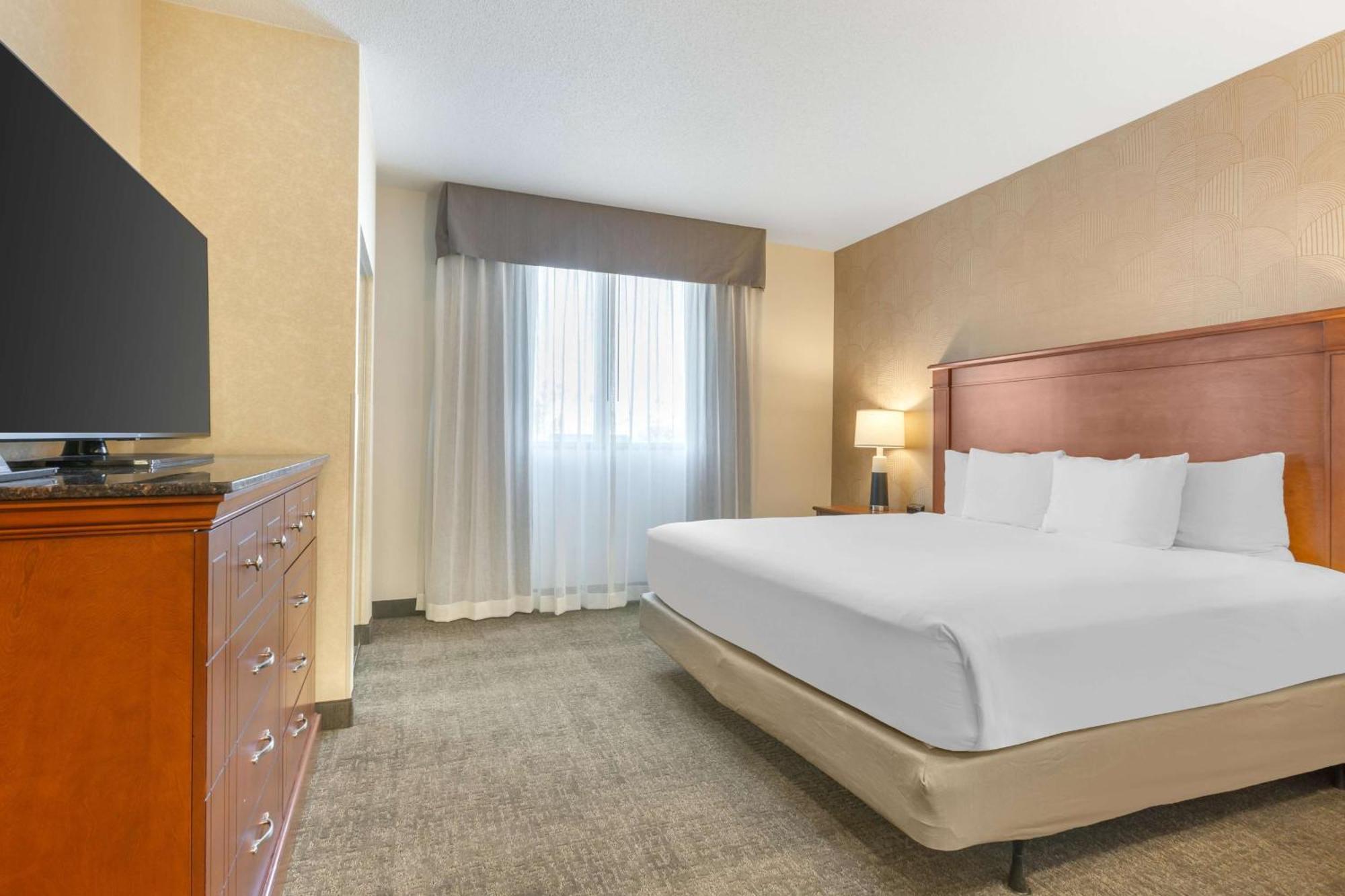 Drury Plaza Hotel Phoenix Темпе Экстерьер фото