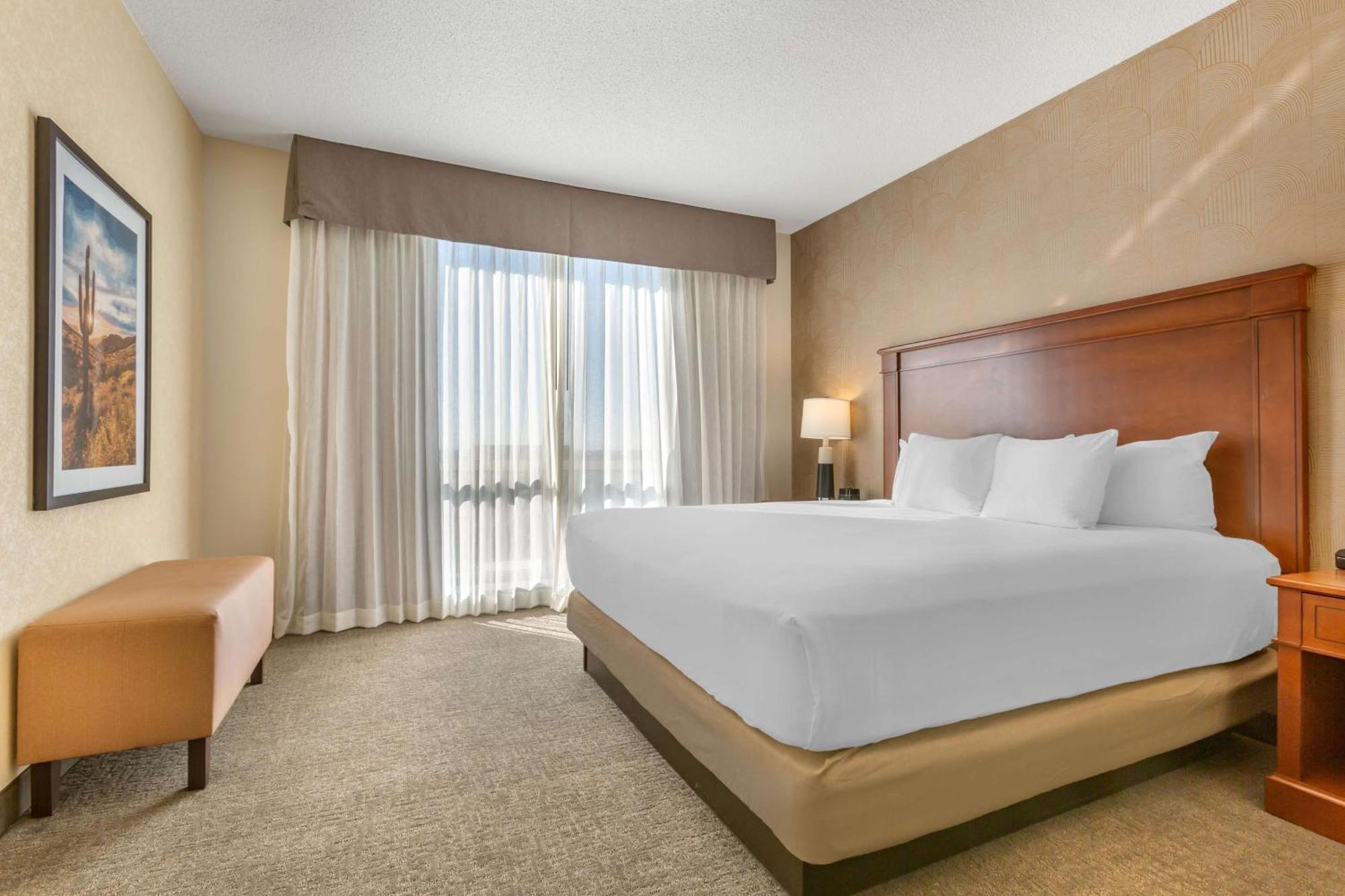 Drury Plaza Hotel Phoenix Темпе Экстерьер фото